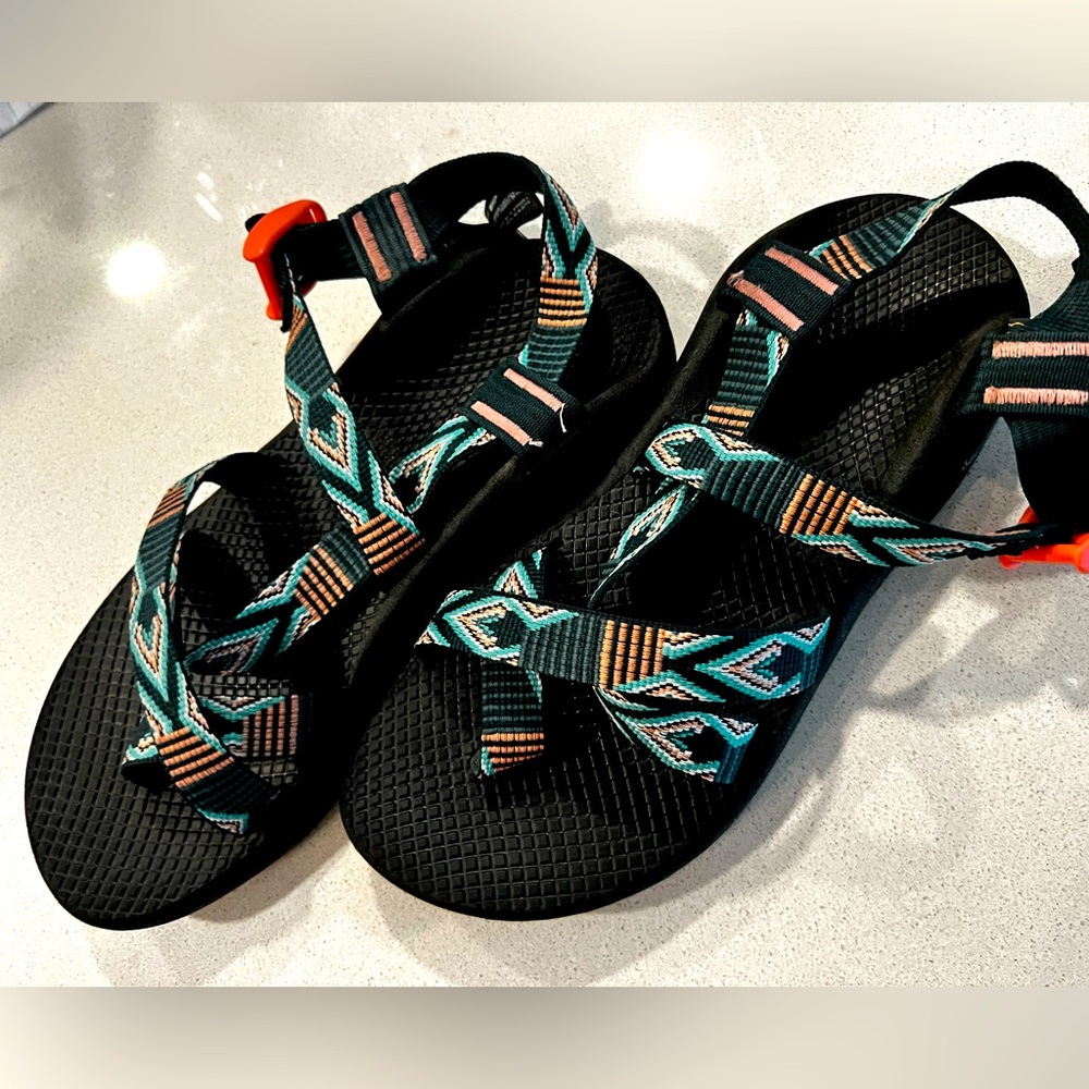 Women’s Chaco Size 8 NWOT